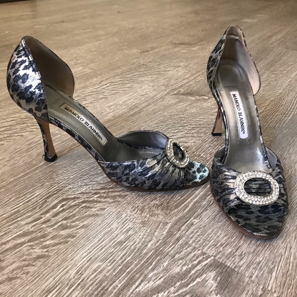Size 38.5 Manolo Blahnik Sedaraby Kitten Heels